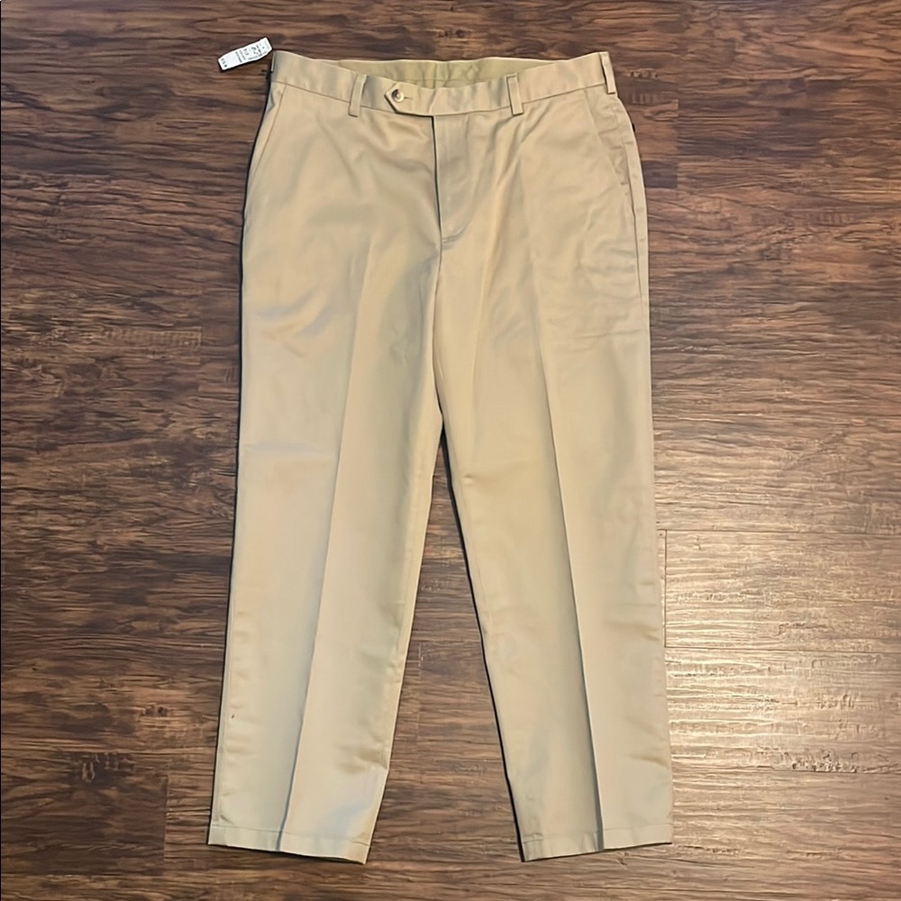 Jos. A. Bank Tan Chinos Classic Style. Size 35W x 29L. Retail $115 NWT